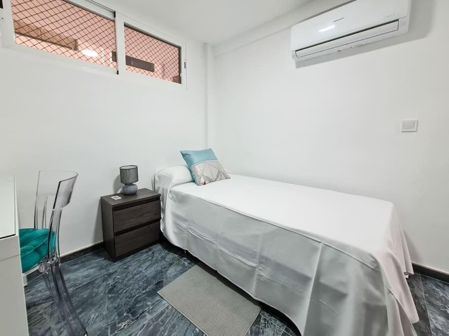 Modern Apartment Right In The Heart Of Benidorm Ngoại thất bức ảnh