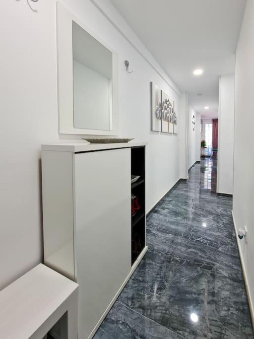 Modern Apartment Right In The Heart Of Benidorm Ngoại thất bức ảnh