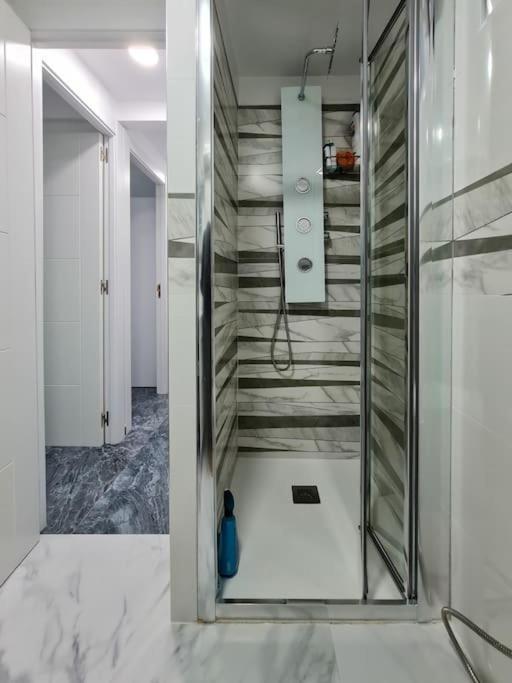 Modern Apartment Right In The Heart Of Benidorm Ngoại thất bức ảnh