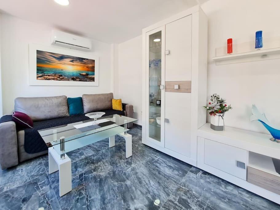 Modern Apartment Right In The Heart Of Benidorm Ngoại thất bức ảnh