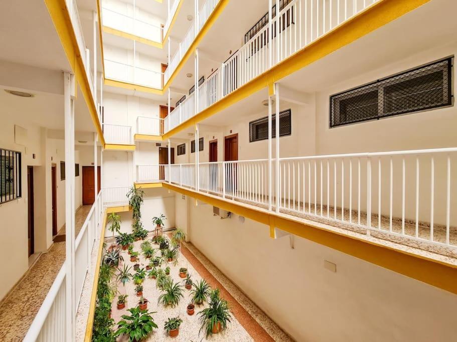 Modern Apartment Right In The Heart Of Benidorm Ngoại thất bức ảnh